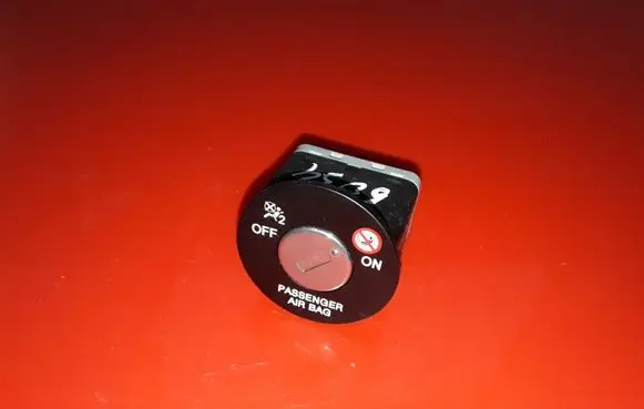 Hyundai i40 Passenger airbag on/off switch 2PP379