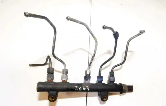 Volvo V50 Fuel main line pipe 968529758002 112733833