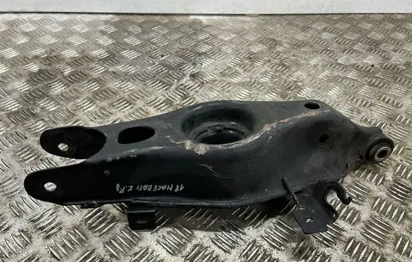 Maserati Ghibli Rear upper control arm/wishbone 670036580