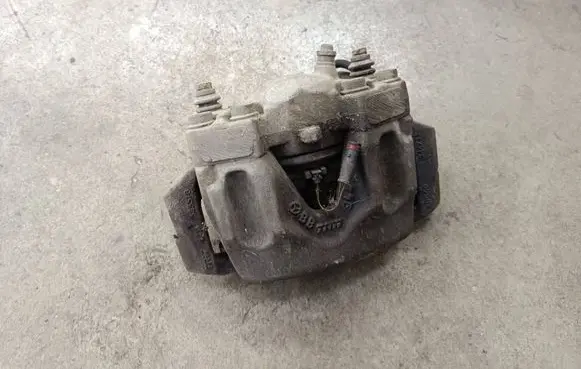 Mercedes-Benz SLK R172 Front brake caliper 