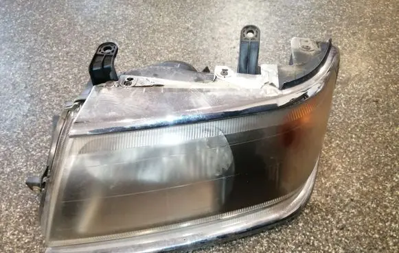 Mitsubishi Pajero Headlight/headlamp