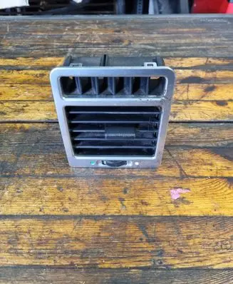 Land Rover Range Rover L322 Dash center air vent grill H52400283060