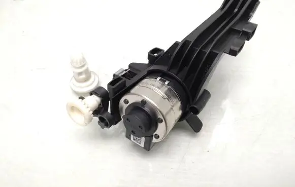 Mercedes-Benz A W176 Headlight level adjustment motor 7003114699