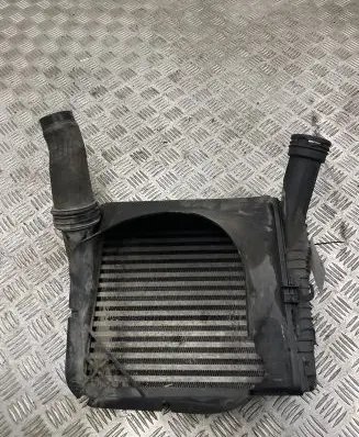 Volkswagen Touareg I Intercooler radiator