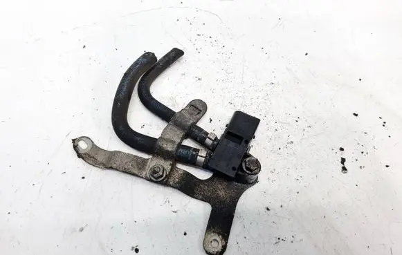 Mercedes-Benz CLS C219 Exhaust gas pressure sensor A0051537728 0281002752