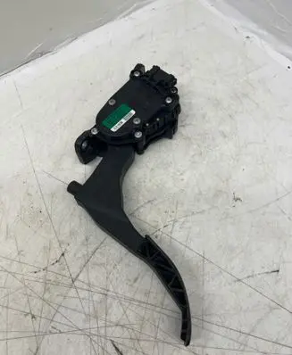 Volkswagen Polo IV 9N3 Accelerator throttle pedal 6PV00849601 6Q1721503C