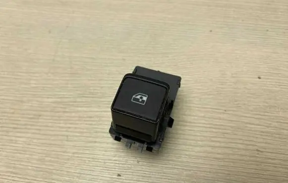 Nissan Qashqai J12 Electric window control switch 254116XL0A