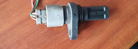 Mitsubishi Outlander Crankshaft position sensor 1865A126