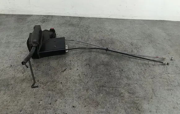 KIA Sportage Front door lock 