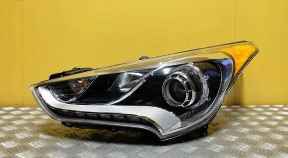 Hyundai Veloster Headlight/headlamp 92101-2V 2995