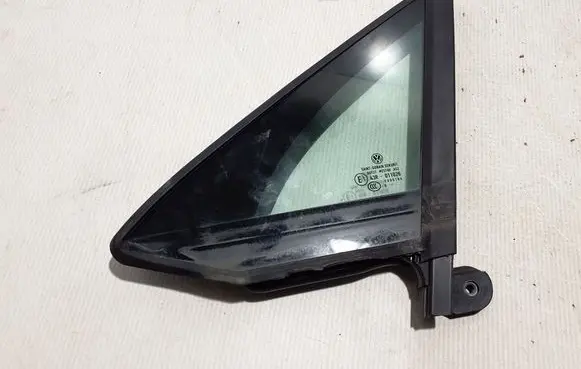 Volkswagen PASSAT B8 Front door vent window glass four-door 3G0845113F