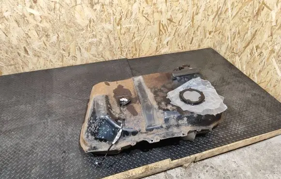 Peugeot 4008 Fuel tank 