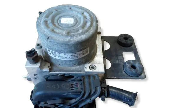 Renault Trafic III (X82) ABS Pump 476601418R NE70311