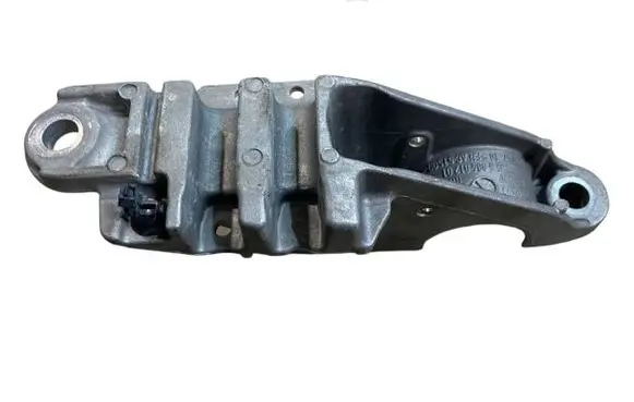 BMW M8 F93 Gran Coupe Sway bar bush bracket, front 6884012 31356884012 18574710
