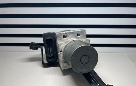 BMW X5 F15 ABS Pump 6870759 6870761