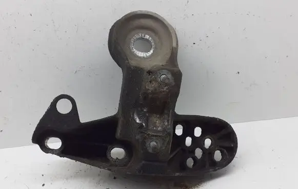 Audi A4 S4 B6 8E 8H Engine mounting bracket