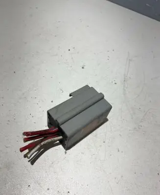 Opel Astra H Coolant fan relay 13178656
