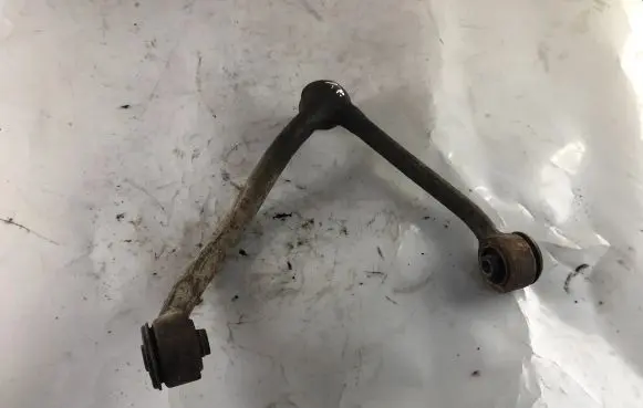 KIA Sorento Front lower control arm/wishbone