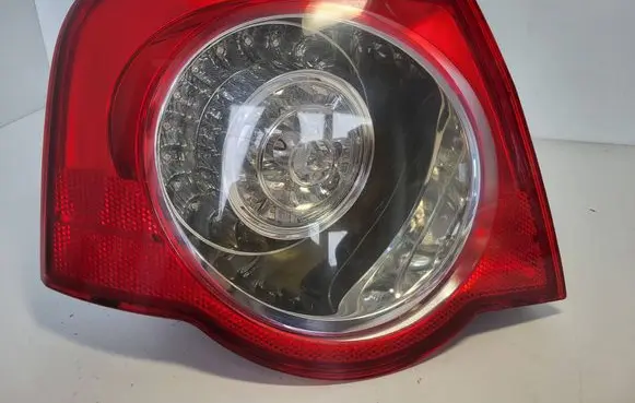 Volkswagen PASSAT B6 Rear/tail lights 275701