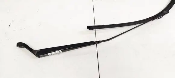 Peugeot 407 Front wiper blade arm
