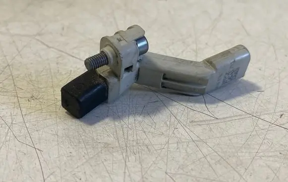 Audi Q3 F3 Crankshaft position sensor 05E906433A