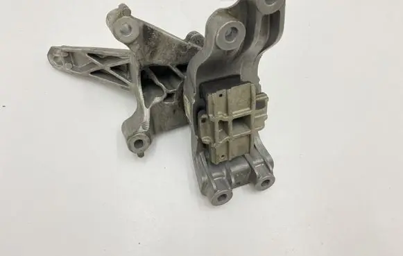 Mini Cooper Countryman R60 Engine mount bracket 678435902