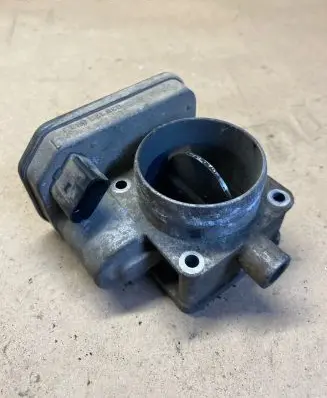 Volkswagen Caddy Throttle valve 038128063J