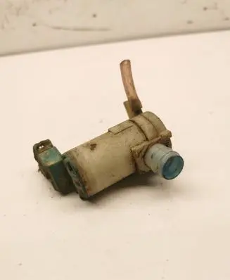 Nissan X-Trail T30 Windscreen/windshield washer pump 2224616a
