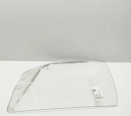 Mercedes-Benz Sprinter W906 Front door window glass four-door A9067250110