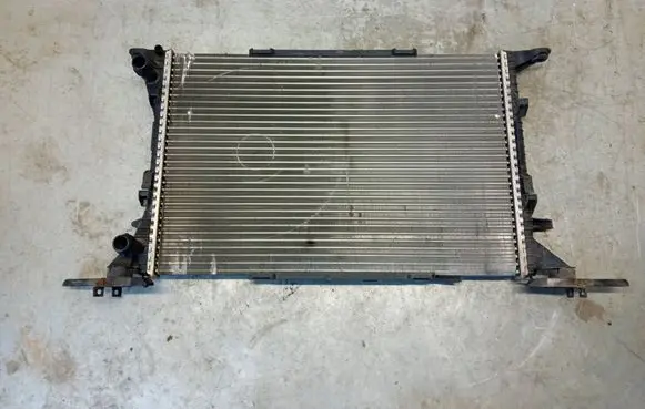 Audi A4 S4 B8 8K Coolant radiator