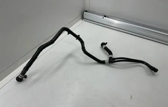 Tesla Model Y Electric car engine cooling hoses/pipes 164766200E