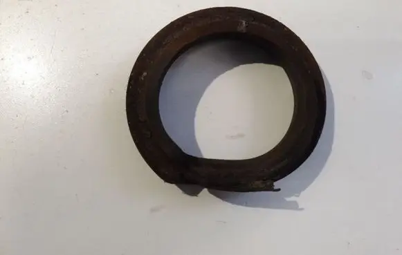 Audi 80 90 B2 Front coil spring rubber mount 