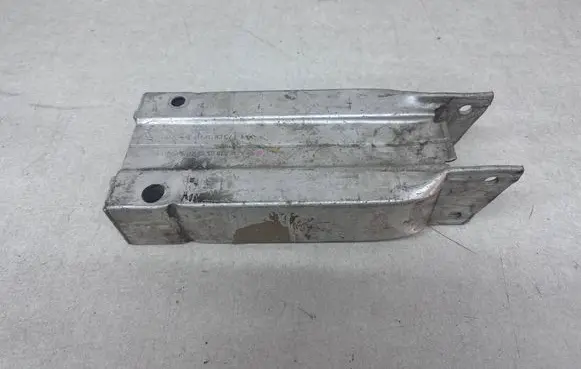 Mercedes-Benz E W212 Front bumper shock/impact absorber A2126200595