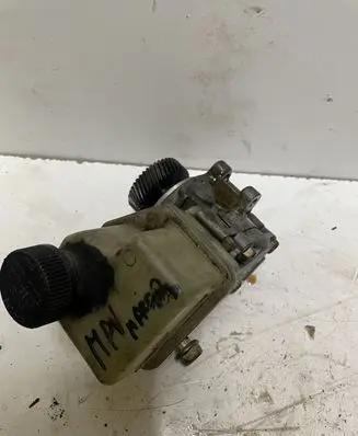 Mazda MPV II LW Power steering pump