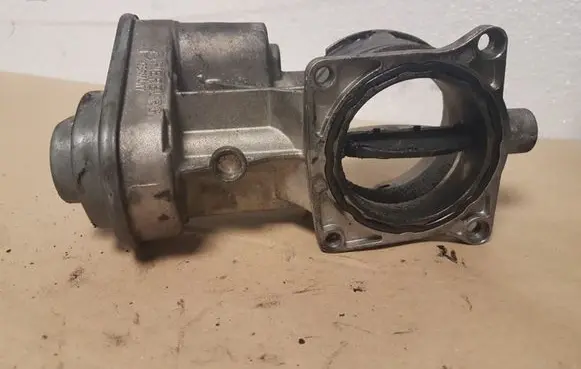 Volkswagen Touareg I Throttle valve 07Z128069A V3520004