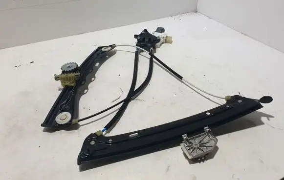 BMW 4 F32 F33 Front door window regulator with motor 7281623 70460310