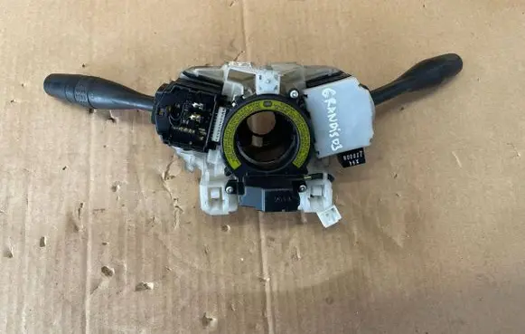 Mitsubishi Grandis Wiper turn signal indicator stalk/switch MR587828 607404481 8600A105