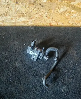 Citroen DS3 Turbo solenoid valve 9674084680