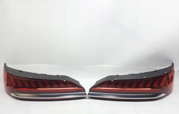 Audi Q7 4M Rear/tail lights set 4M0945308H