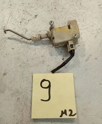 Seat Cordoba (6L) Central locking motor 3B0959782