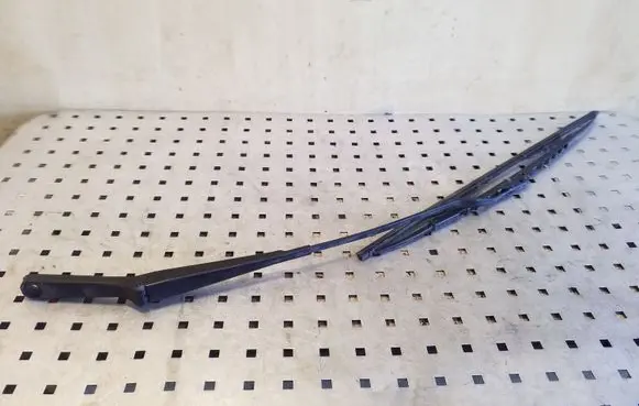 Volkswagen Transporter - Caravelle T4 Front wiper blade arm 701955410A