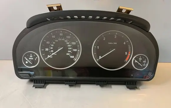 BMW 5 F10 F11 Speedometer (instrument cluster) 2119948 25811511 9249347