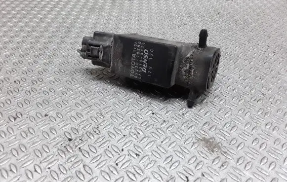 Toyota Yaris Windshield washer spray nozzle 8533010290