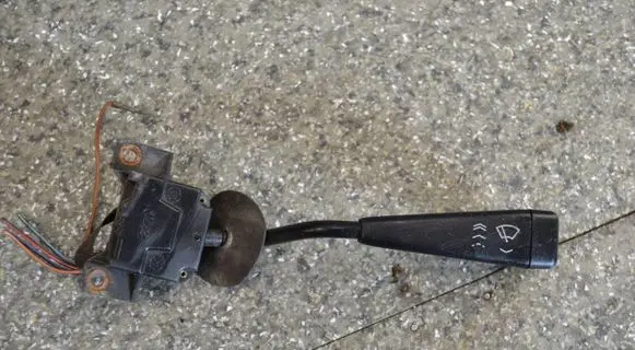 BMW 3 E30 Wiper control stalk SAEQB82FK4455