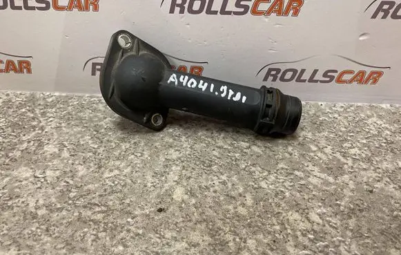 Audi A4 S4 B6 8E 8H Engine coolant pipe/hose 038121121B