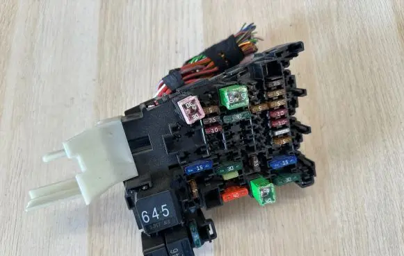 Audi A3 S3 8V Fuse module 5Q0937615C