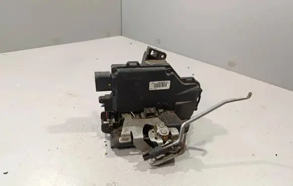 Audi A4 S4 B6 8E 8H Rear door lock 8E0839015C PA66309GGF