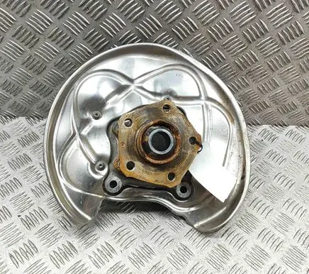 Rear wheel hub