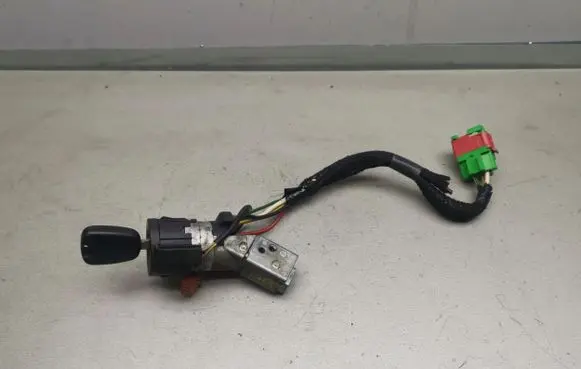Peugeot 307 Ignition lock 36353100 9648445180