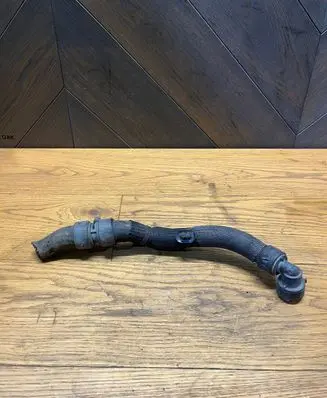 Coolant pipe/hose